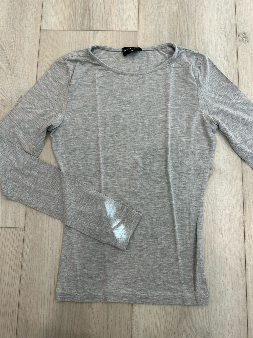 White Fox Boutique Gray Long Sleeve Crewneck Top